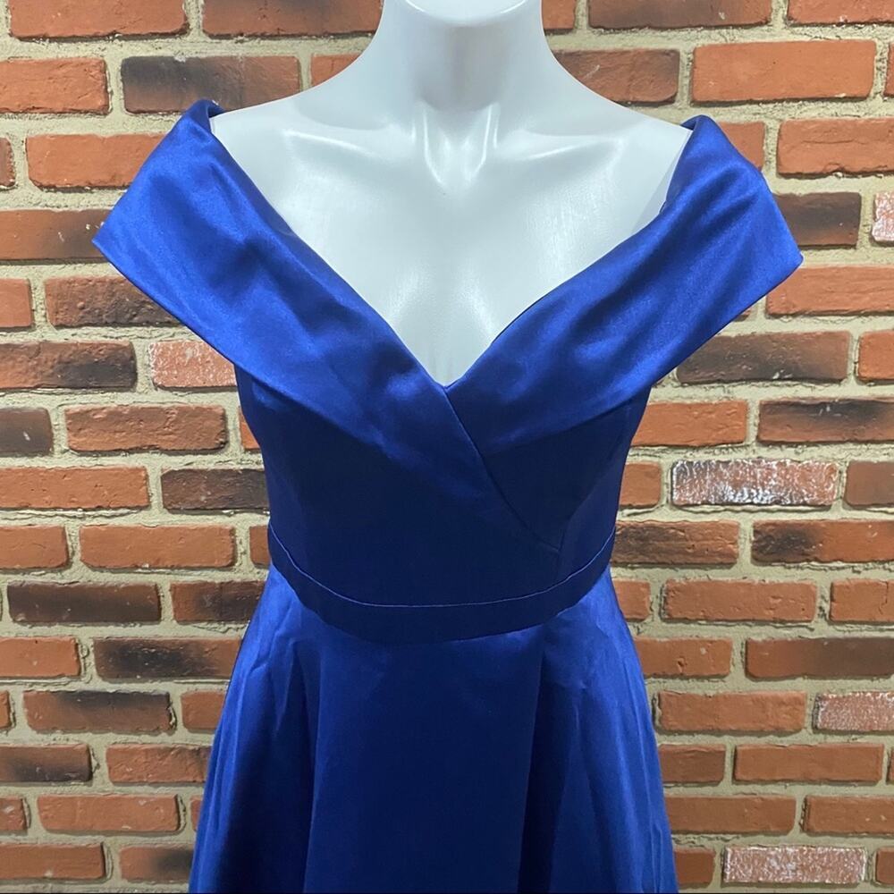 Women's Xscape Off Shoulder Blue Formal Dress Sz 6 Long Royal Blue Gown - Picture 13 of 13